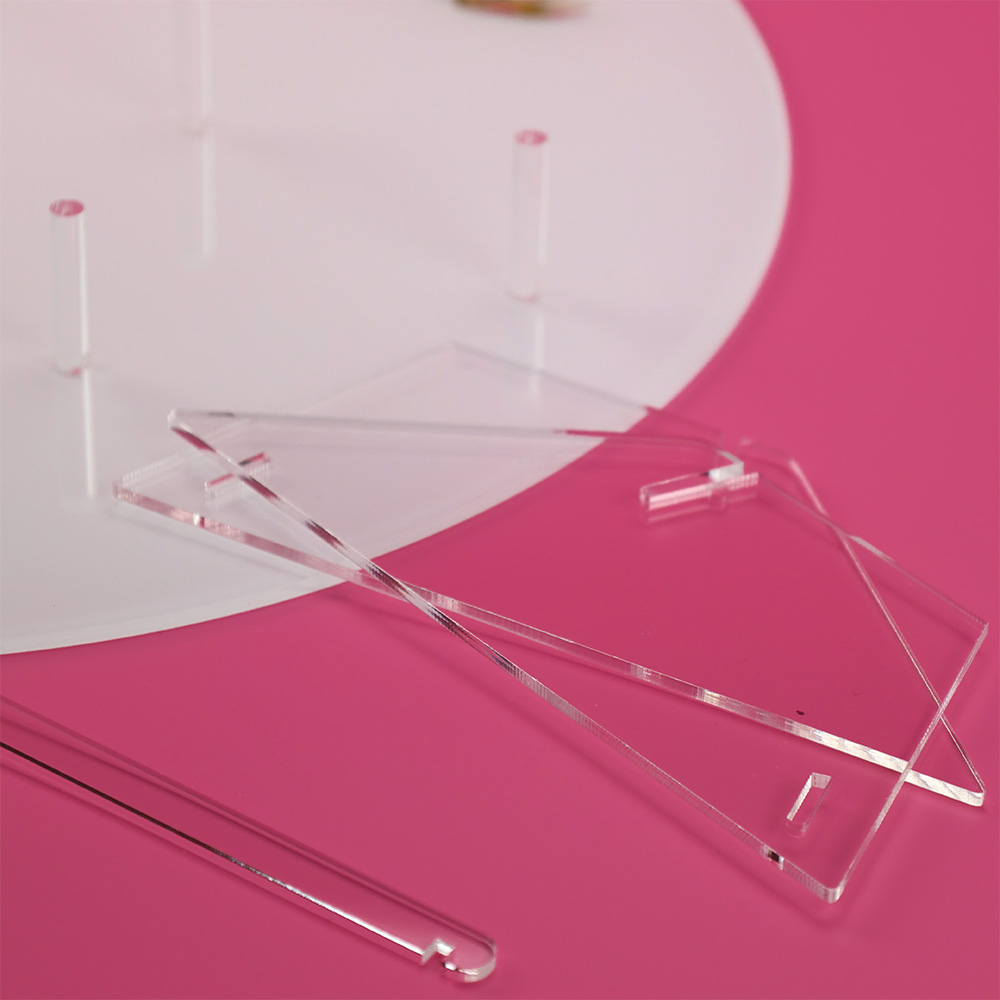 Stojak na pączki z plexi