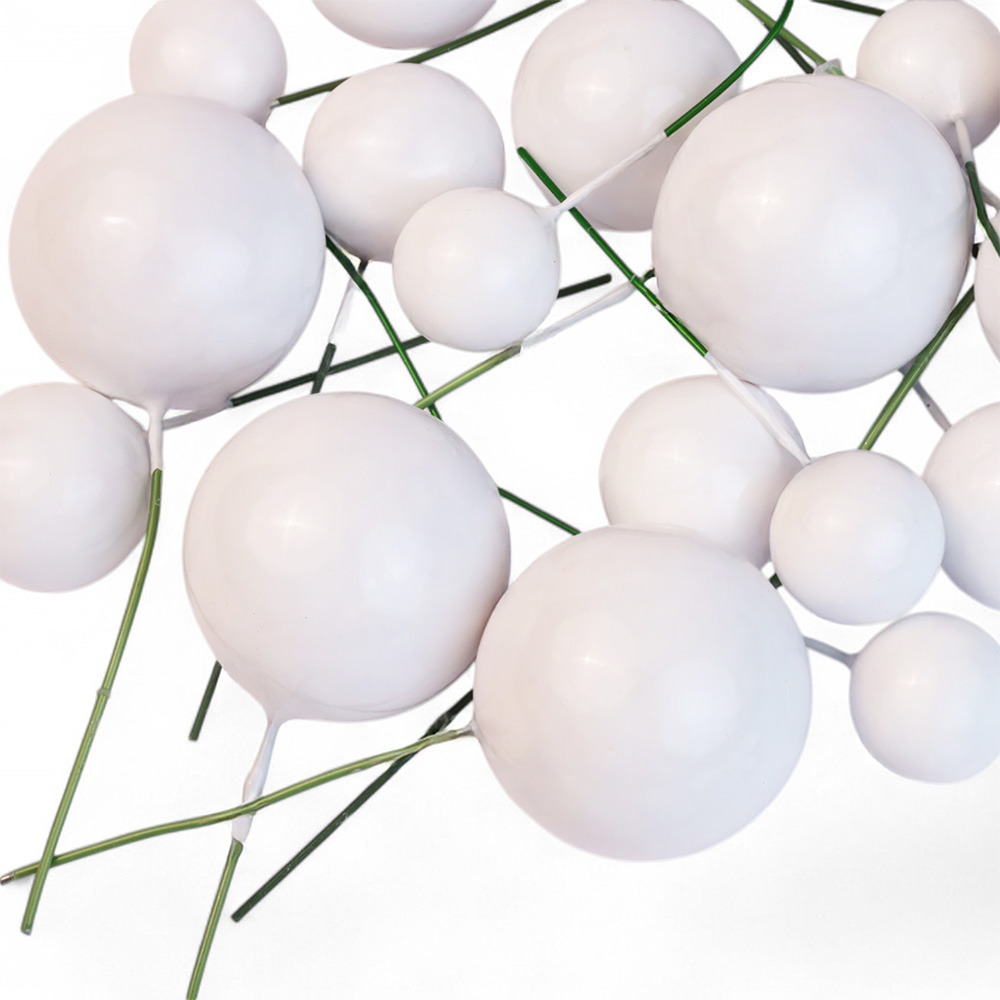 Białe kule do dekoracji tortów