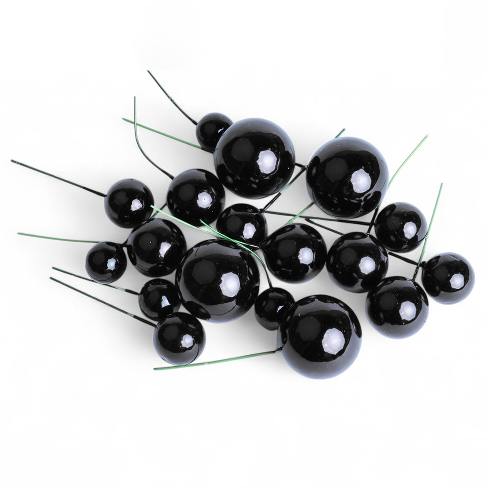 Czarne kule do dekoracji tortów