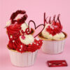 Czerwone ozdoby na babeczki