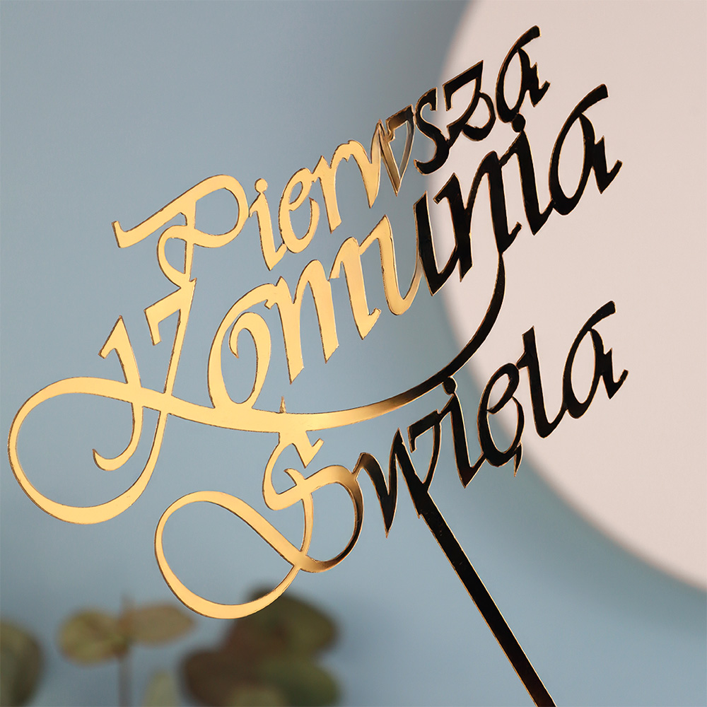 Napis Pierwsza Komunia Święta na tort