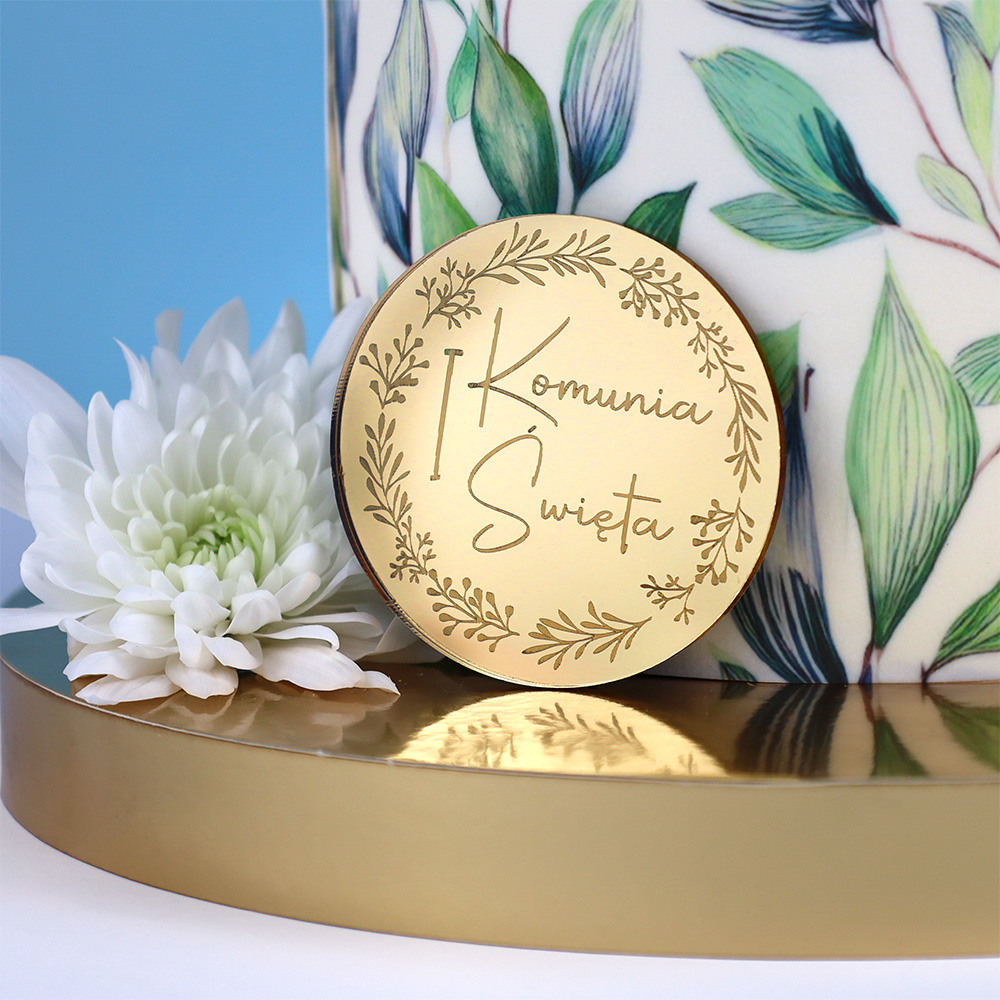 Dekoracja tortu na komunię