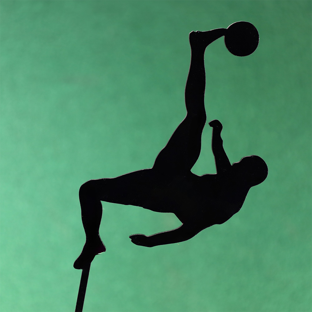 Topper na tort piłkarz