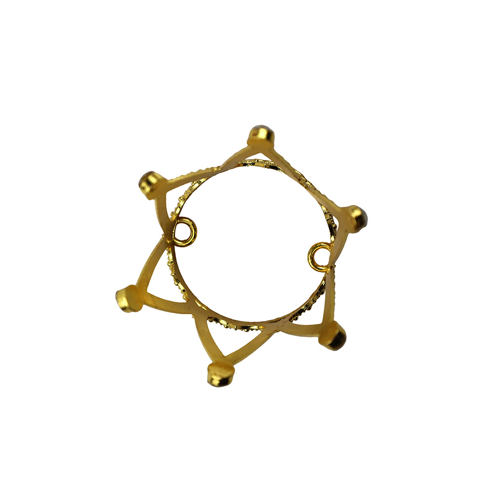 Złota korona na tort