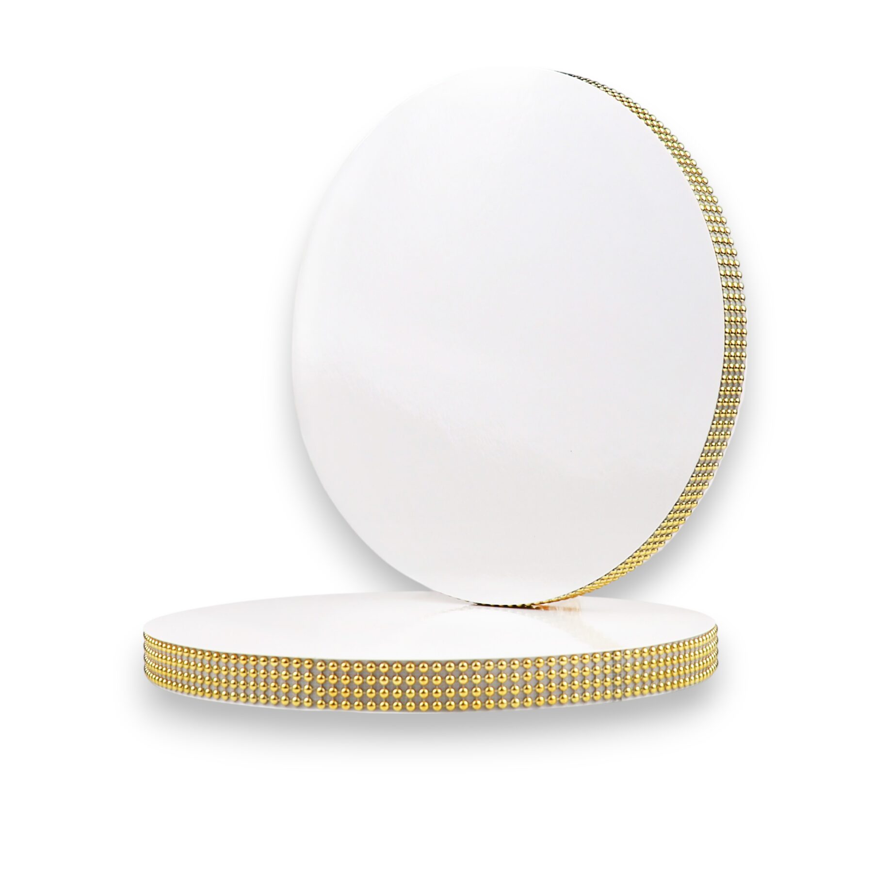 Biały podkład pod tort ze złotą taśmą