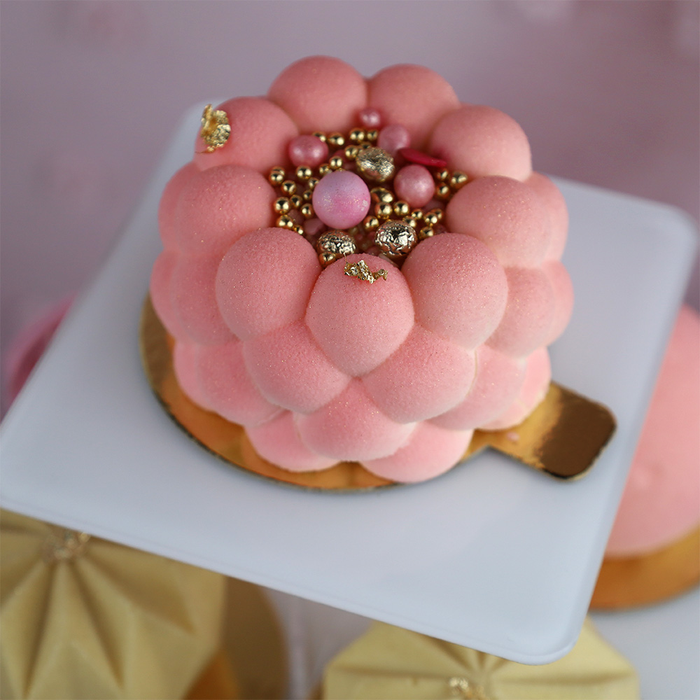 Biała kwadratowa patera na monoporcje 6 pięter