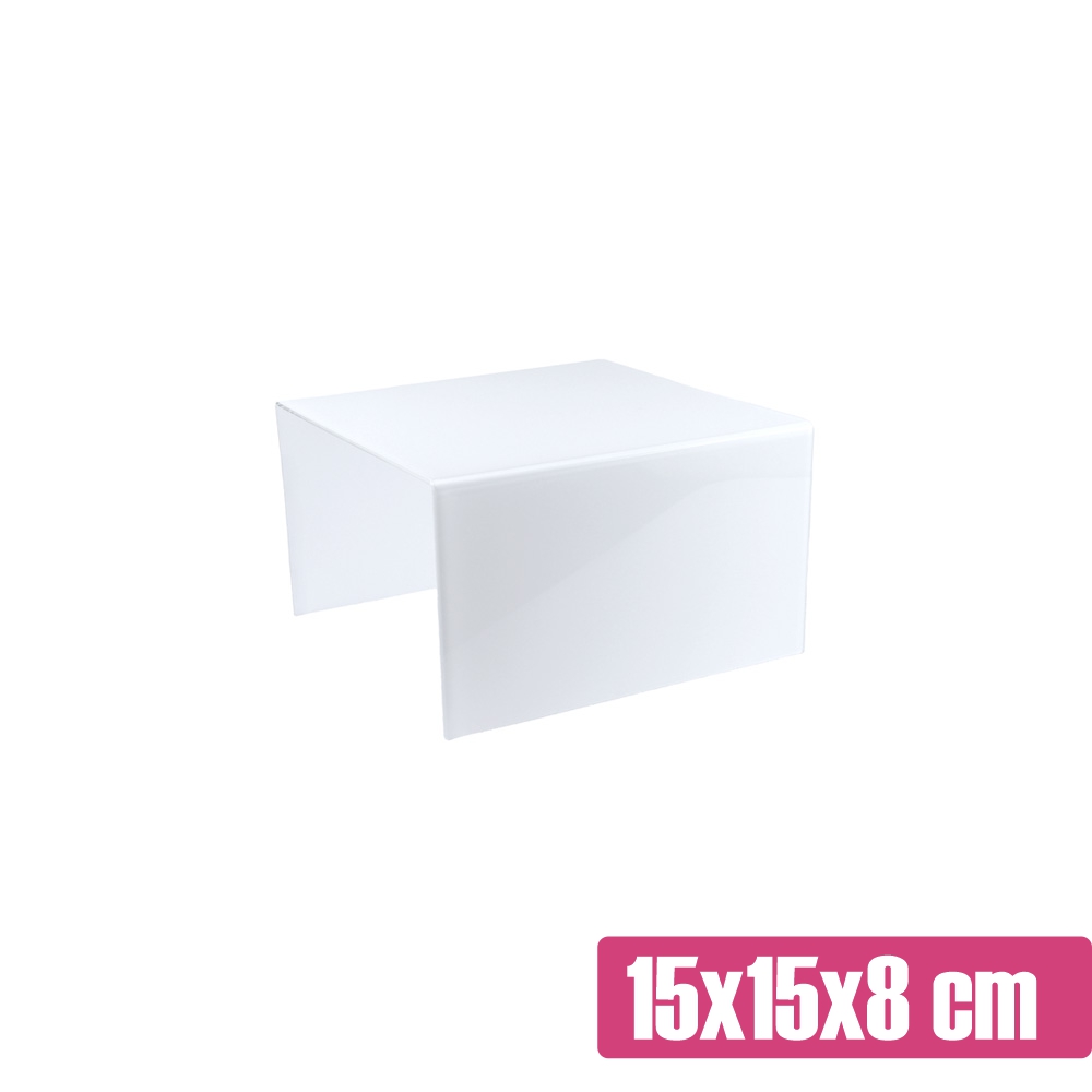 Kwadratowe białe podesty na desery